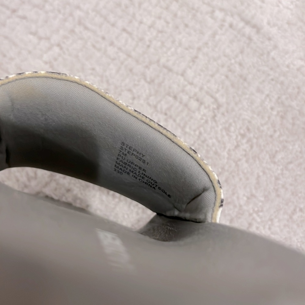 Steve Madden Snake Skin Pool Slides Size 7 - image 5